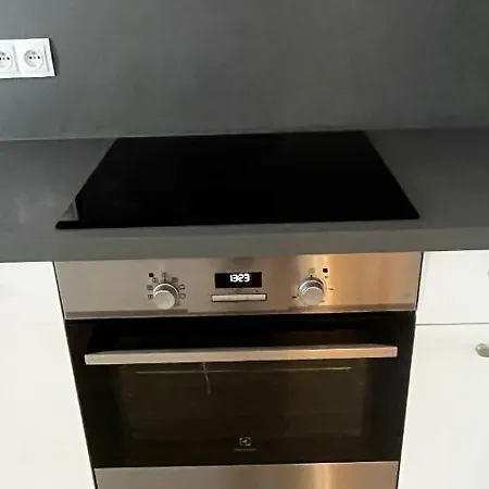 Apartamento Garden Tower - 8 Min Do Centra, Garaz Praga