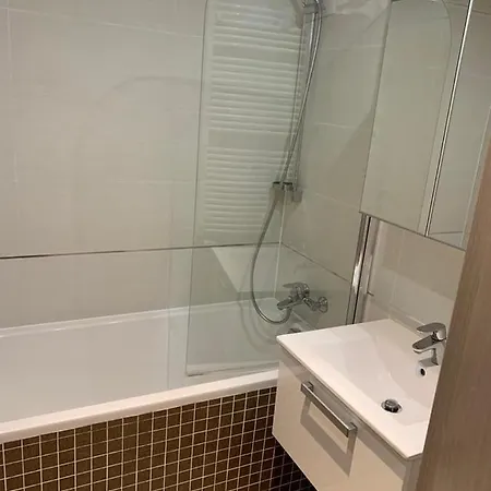 Garden Tower - 8 Min Do Centra, Garaz Apartamento Praga