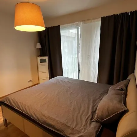 Apartamento Garden Tower - 8 Min Do Centra, Garaz