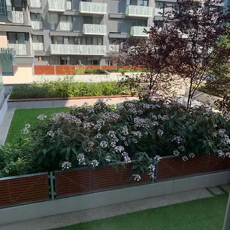 Appartement Garden Tower - 8 Min Do Centra, Garaz Praag
