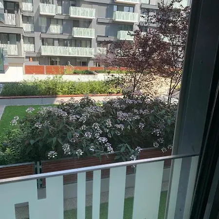 Garden Tower - 8 Min Do Centra, Garaz Appartement