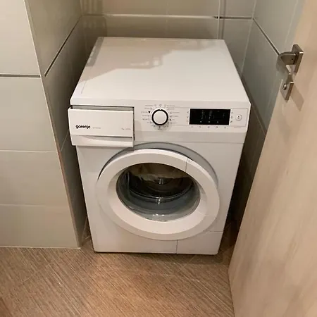 Apartamento Garden Tower - 8 Min Do Centra, Garaz *