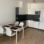Garden Tower - 8 Min Do Centra, Garaz