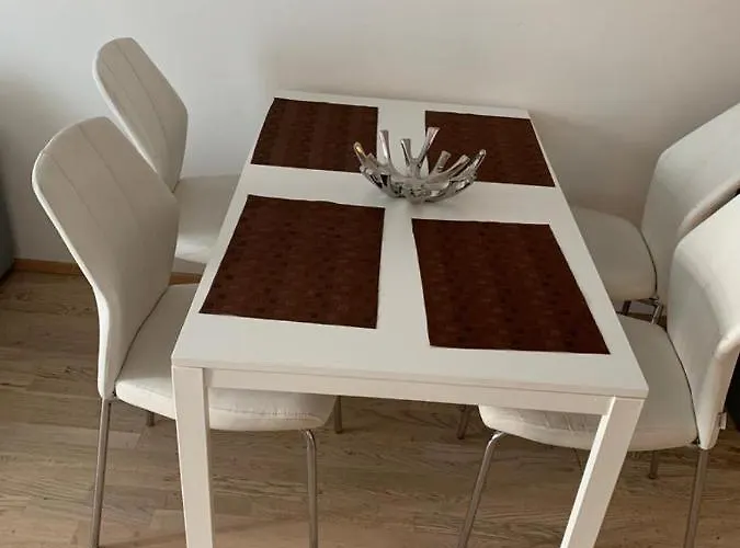 Appartement Garden Tower - 8 Min Do Centra, Garaz