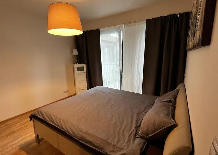 公寓 Garden Tower - 8 Min Do Centra, Garaz