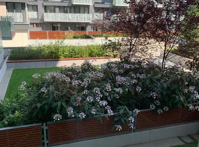 Apartment Garden Tower - 8 Min Do Centra, Garaz Prague