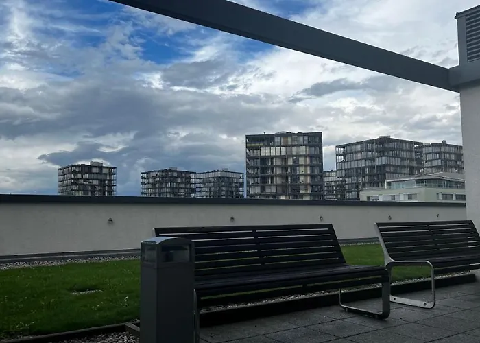 Garden Tower - 8 Min Do Centra, Garaz Appartement