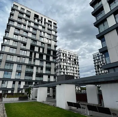 Garden Tower - 8 Min Do Centra, Garaz * Prague