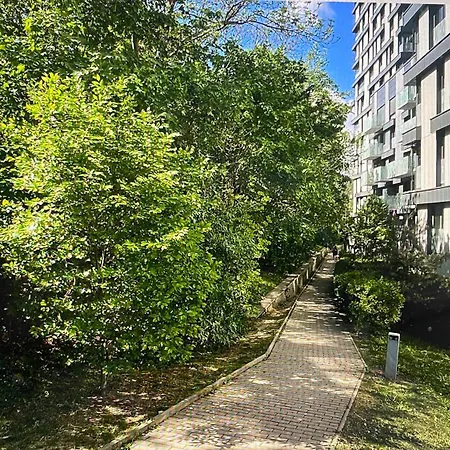 公寓 Garden Tower - 8 Min Do Centra, Garaz